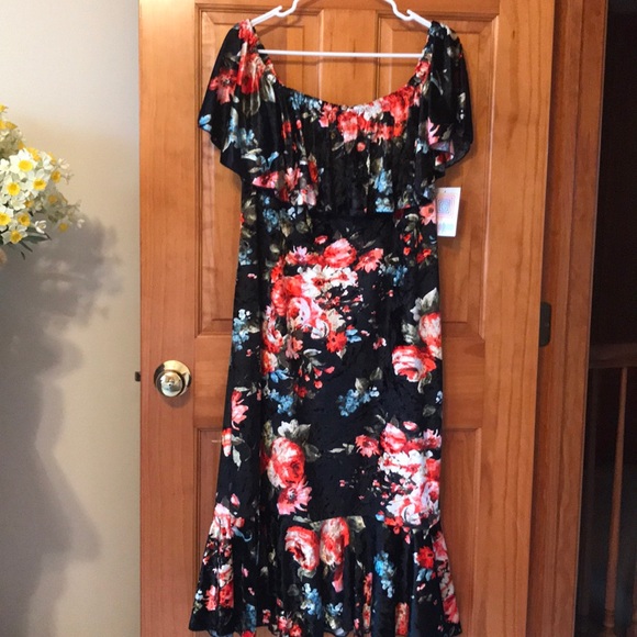 NWT LuLaRoe 3XL Cici off the shoulder dress - Picture 2 of 6